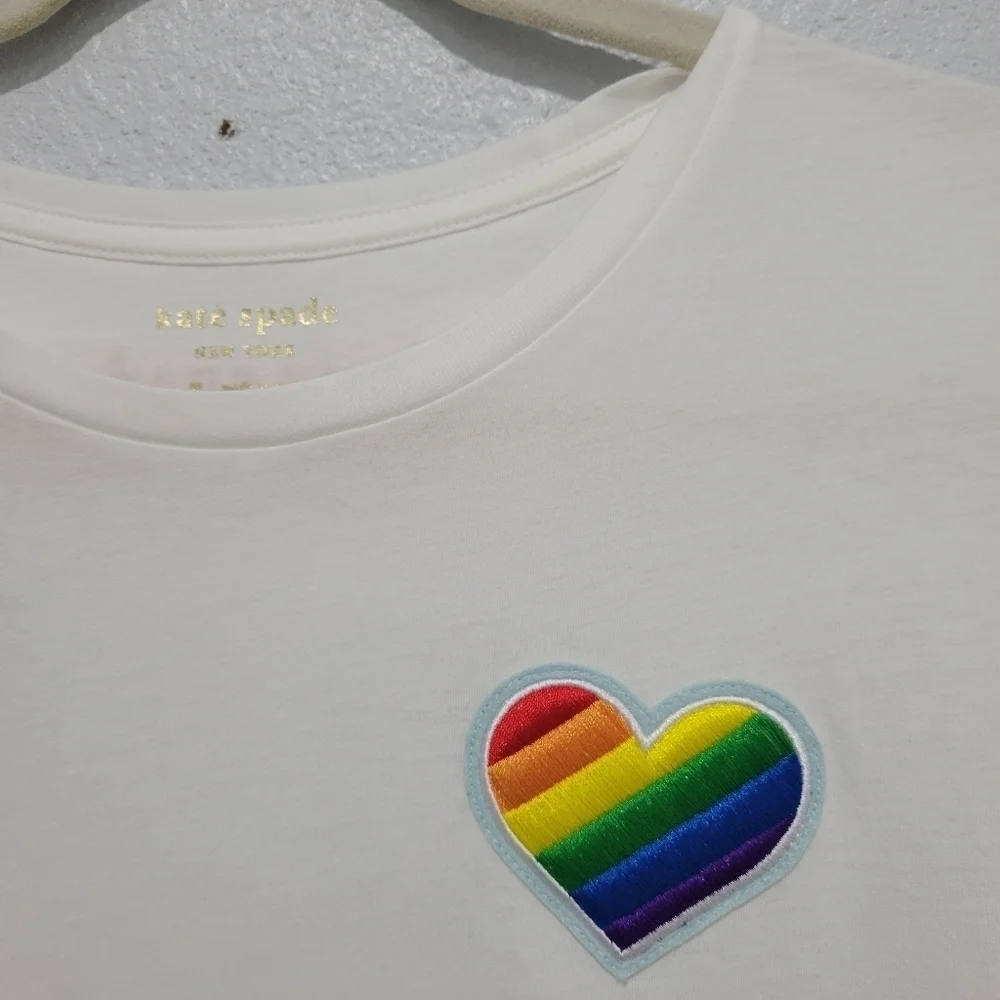 Kate Spade Rainbow Pride Heart Patch T Shirt Size Medium